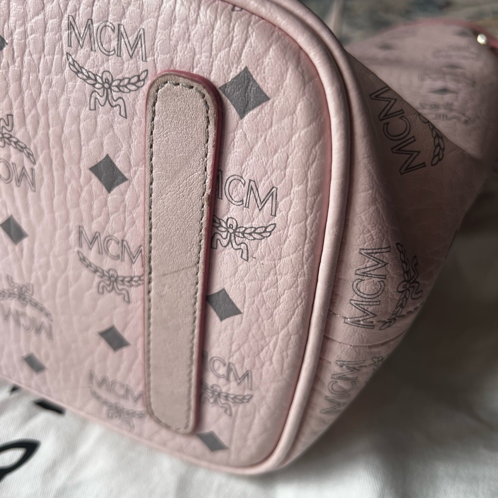 MCM Blush Monogram Reversible The Shopper - Picture 4 of 8